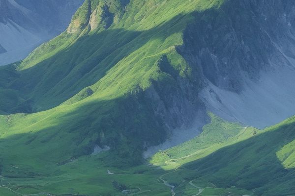 左右脸不对称的面相学研究左右脸不对称